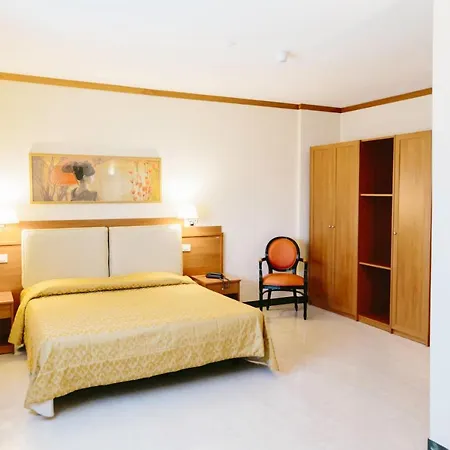 Hotel Federiciano 4*